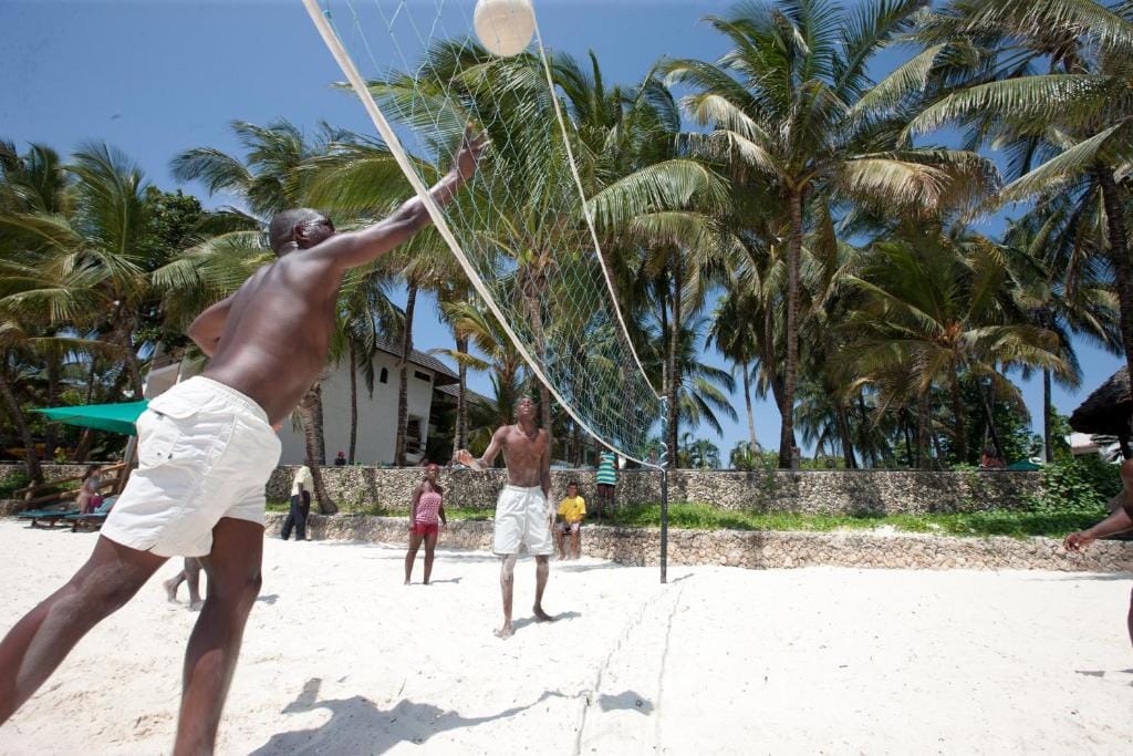 Volleyball aktivitet på Travellers Beach Hotel, Kenya Volleyball aktivitet på Travellers Beach Hotel, Kenya