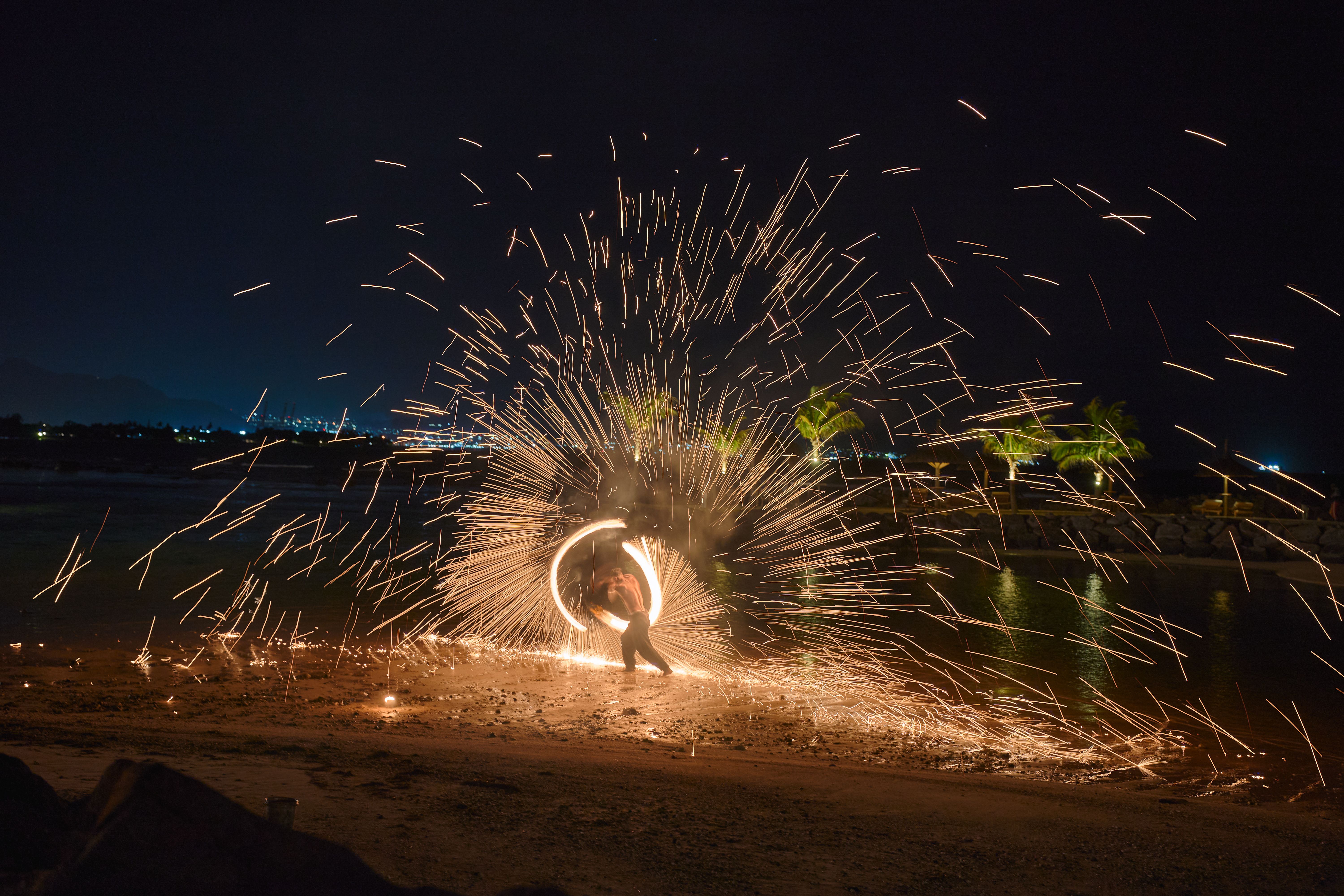 InterContinental ildshow på stranden