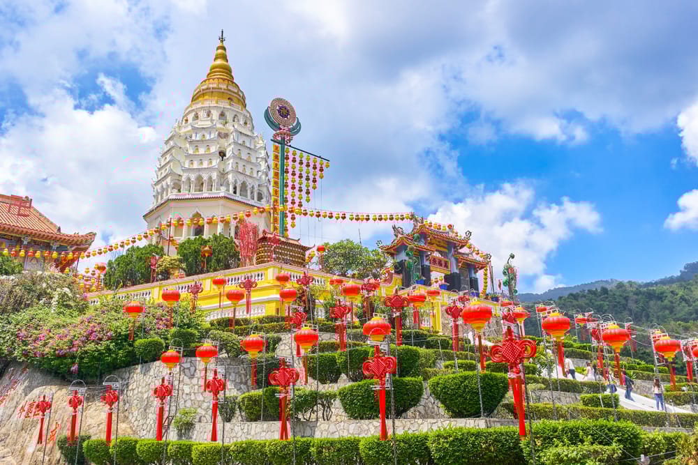 Kek Lok Si-templet på Penang Island i George Town, Malaysia, et af de største buddhistiske templer i Sydøstasien med farverige pagoder og imponerende arkitektur