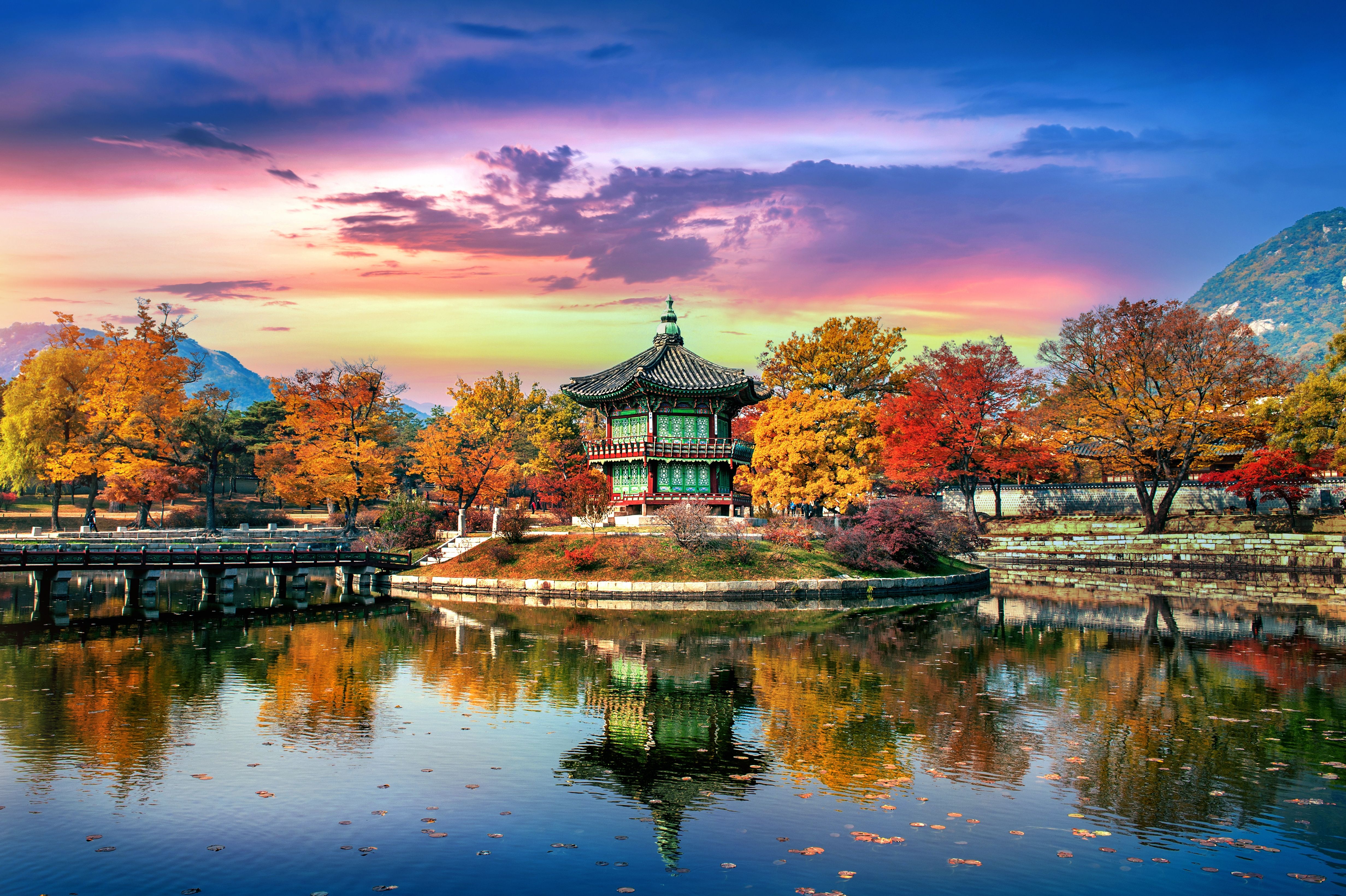 Gyeongbokgung Palads i efterårsfarver, Seoul.