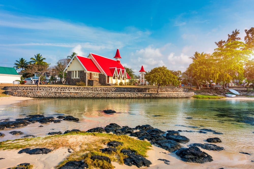 Røde kirke Notre Dame Auxiliatrice i Cap Malheureux på Mauritius.