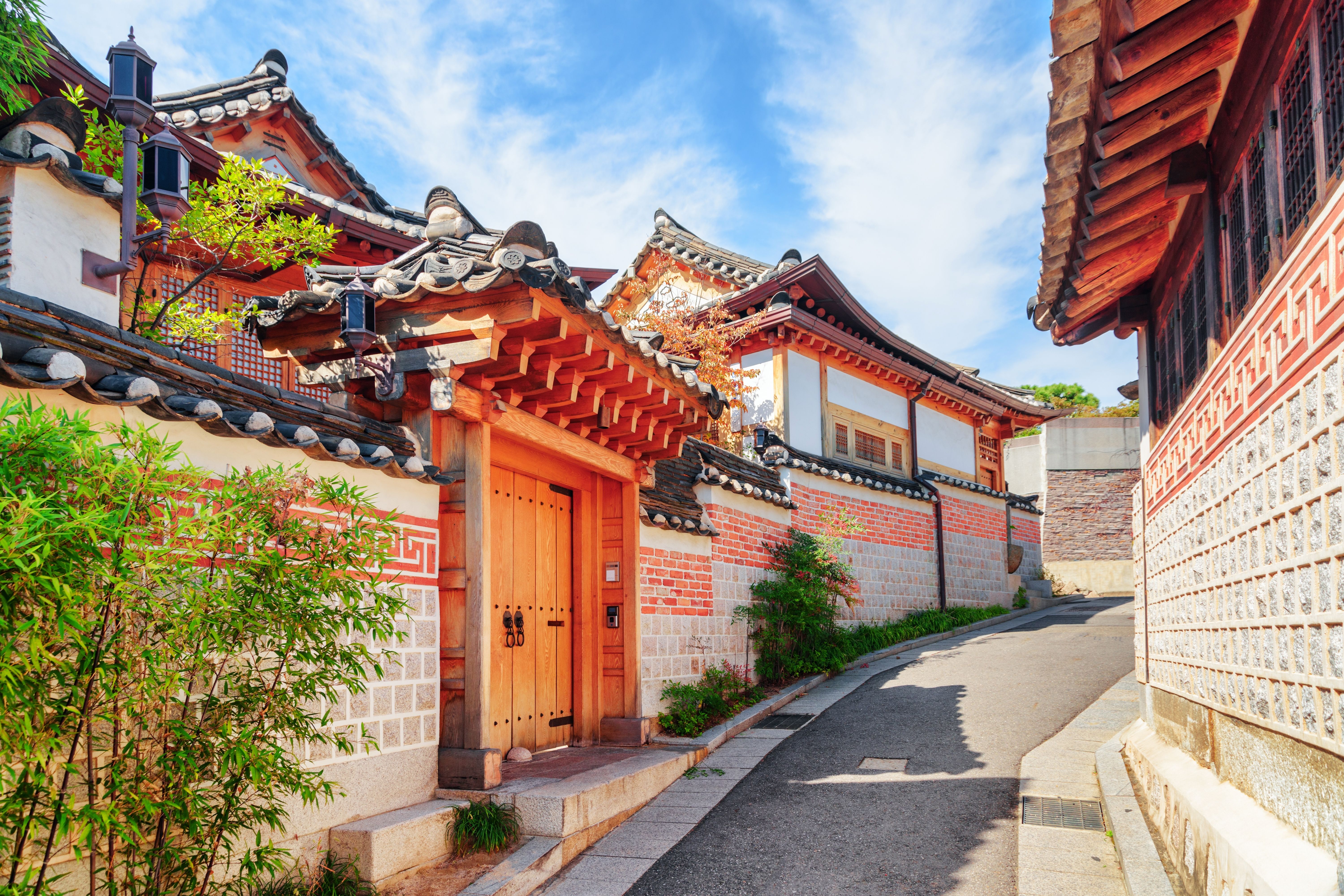 Bukchon Hanok Village med traditionelle huse i Seoul.