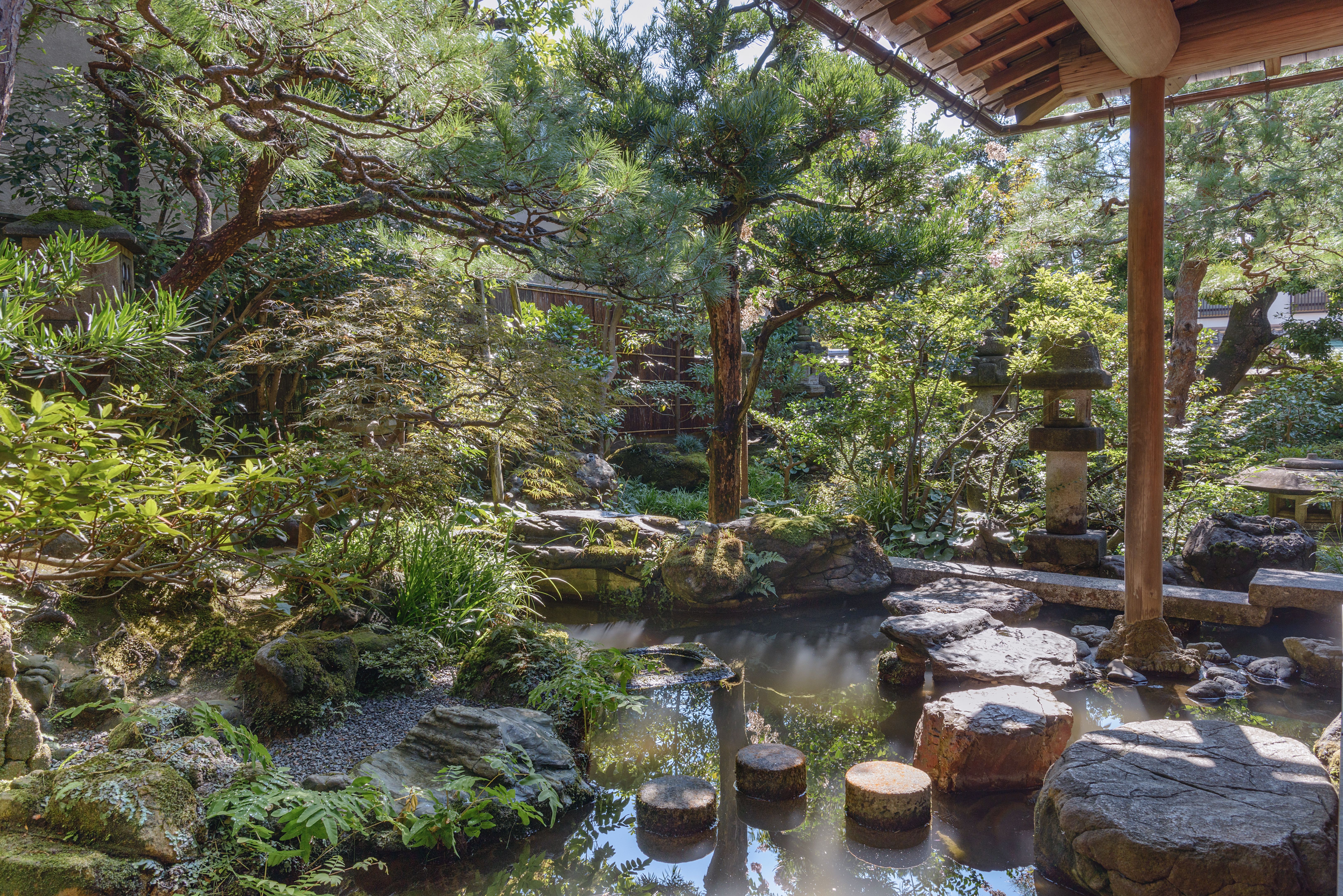 Traditionel have ved samurairesidens i Kanazawa.