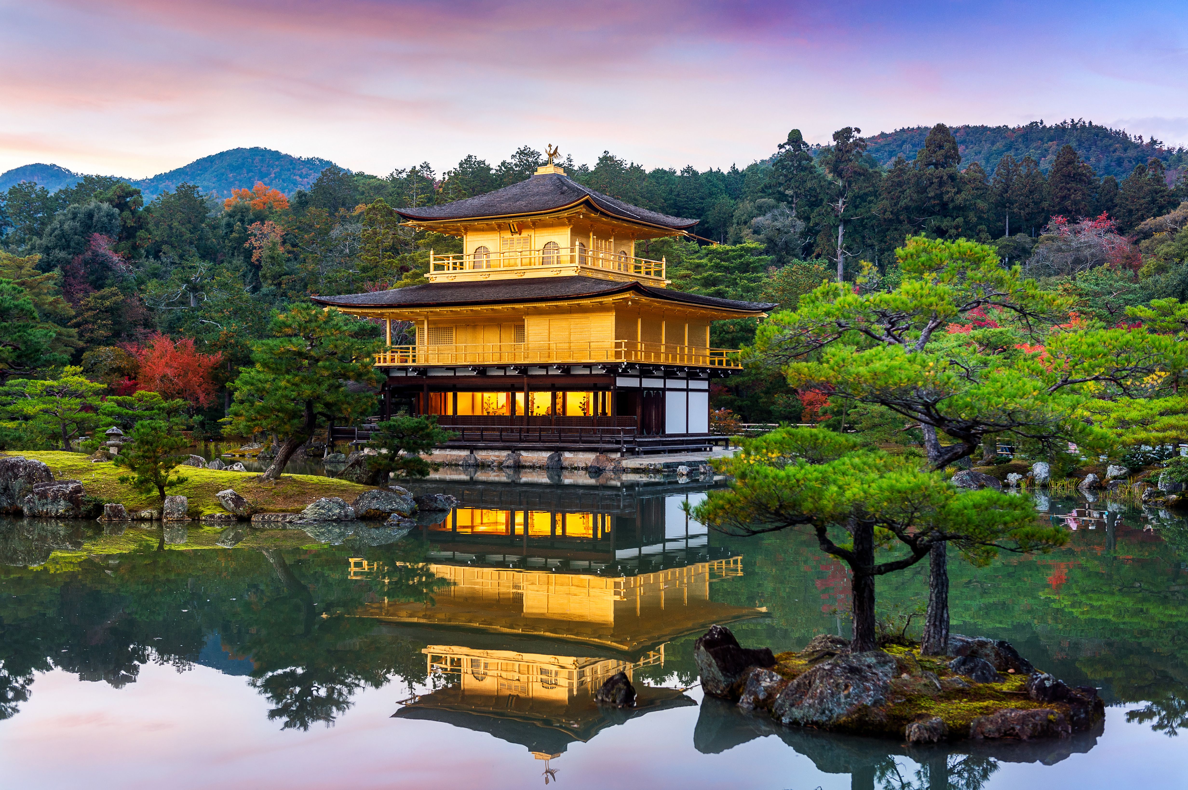 Den Gyldne Pavilion, Kinkakuji-templet i Kyoto, Japan.