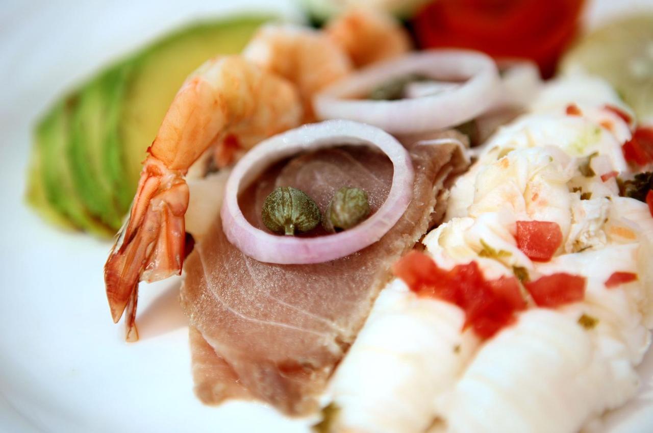 Leopard Beach Resort dinner