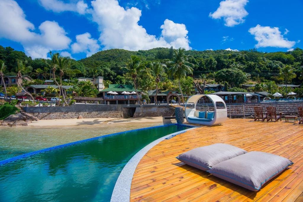 Coco De mer Hotel and Black Parrot suites