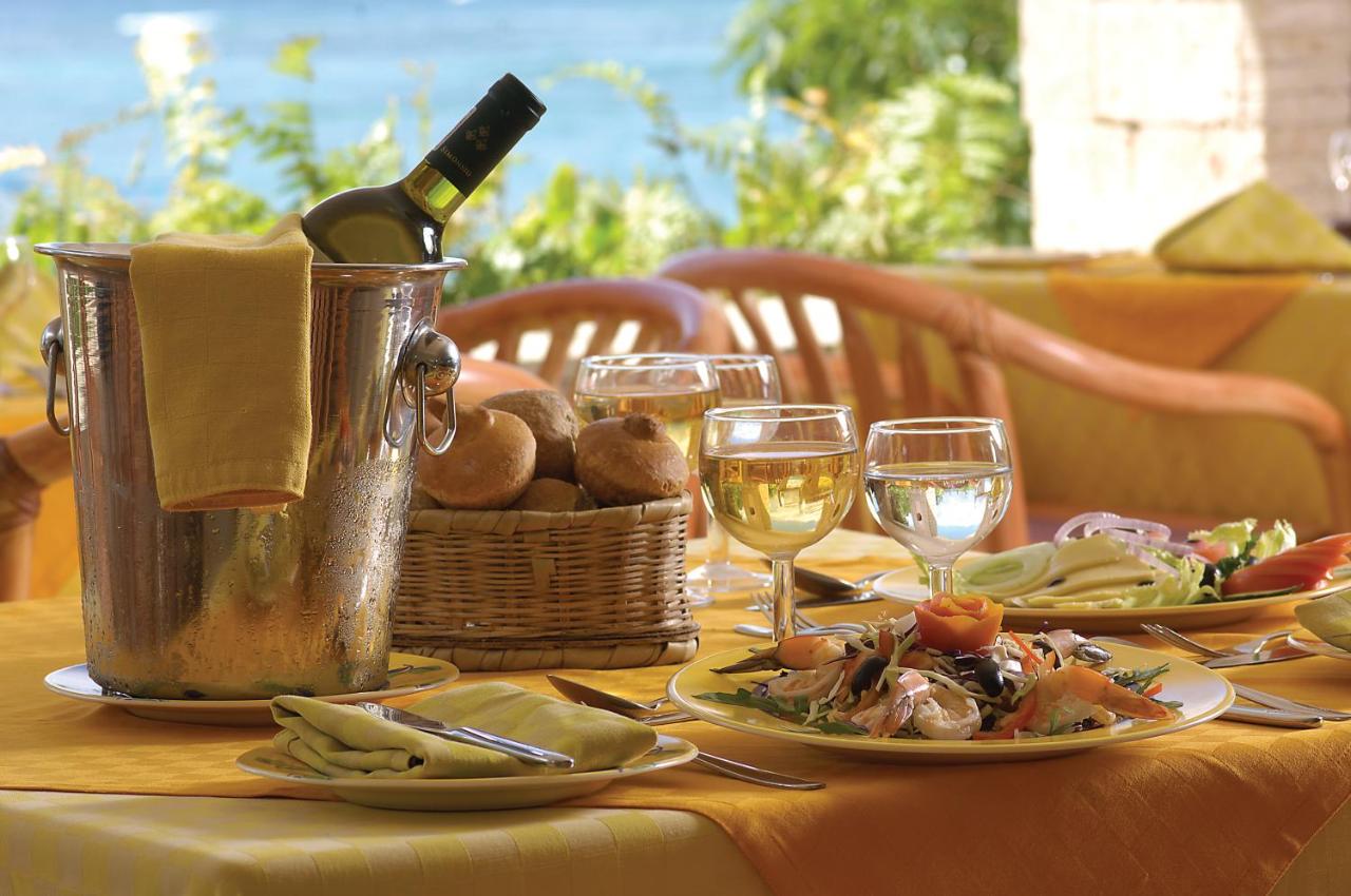 Leopard Beach Resort dinner