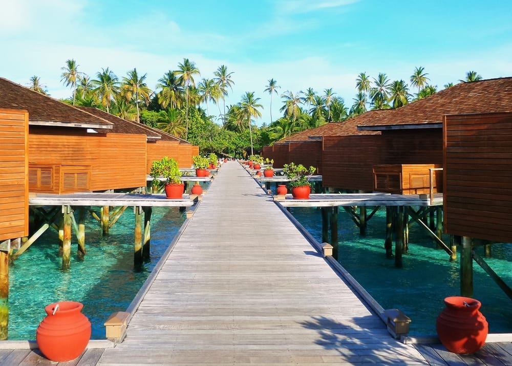 Tropisk strand og resortområde på Meeru Island Maldives