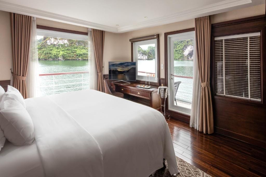Paradise Elegance Cruise