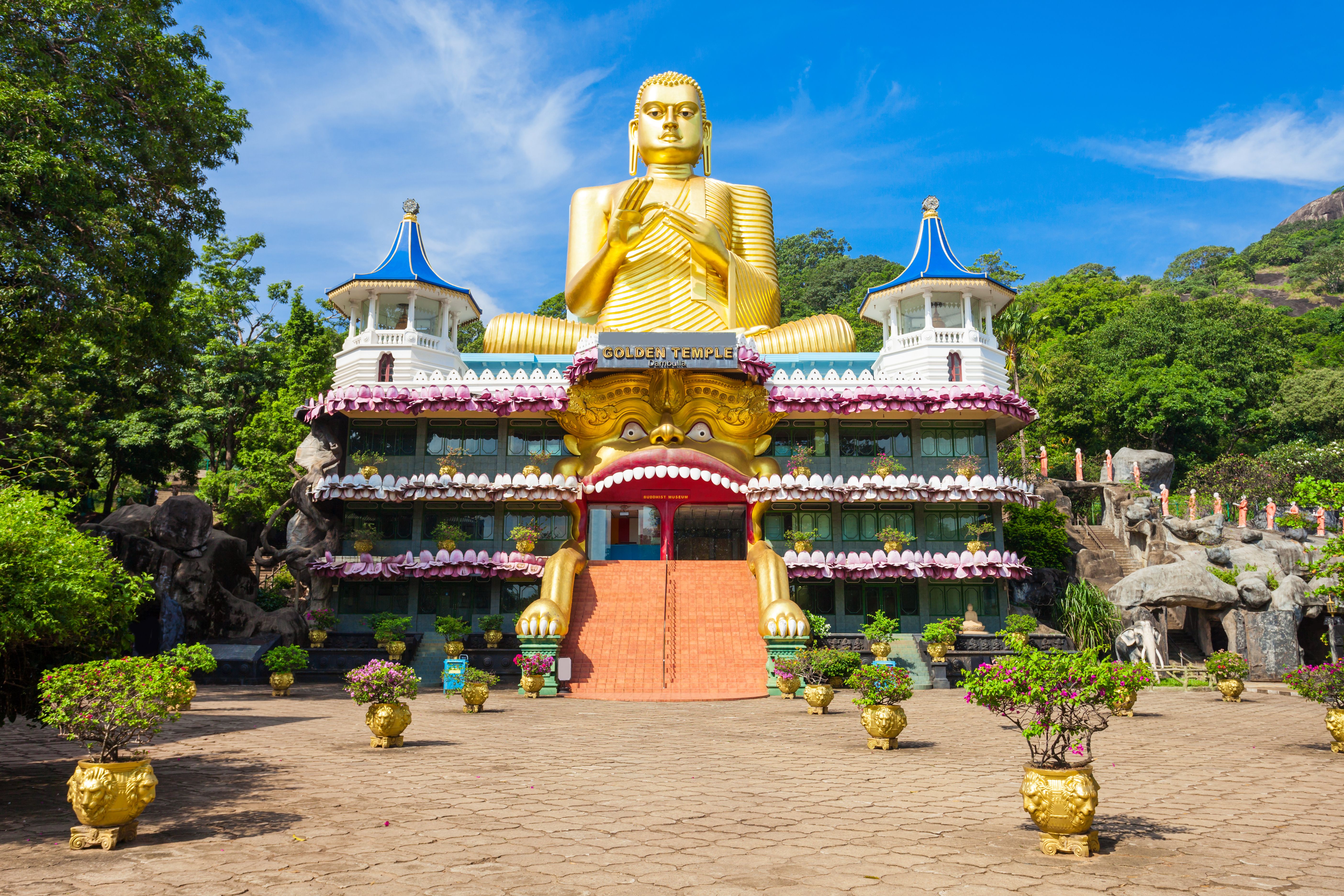 Golden Temple of Dambulla et markant tempelområde nær Dambulla