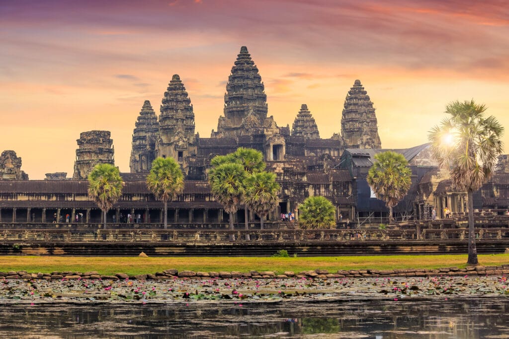 Smuk solopgang ved Angkor Wat i Siem Reap, Cambodja.