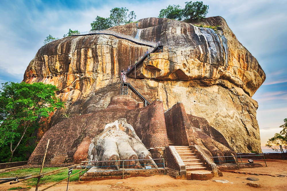 Panoramaudsigt over verdensarvsstedet Sigiriya, også kendt som Lion Rock, i Sri Lanka