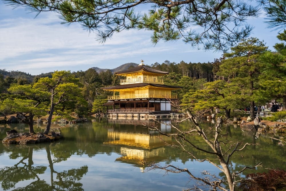 Kinkaku-ji – Den Gyldne Pavillon i Kyoto, Japan