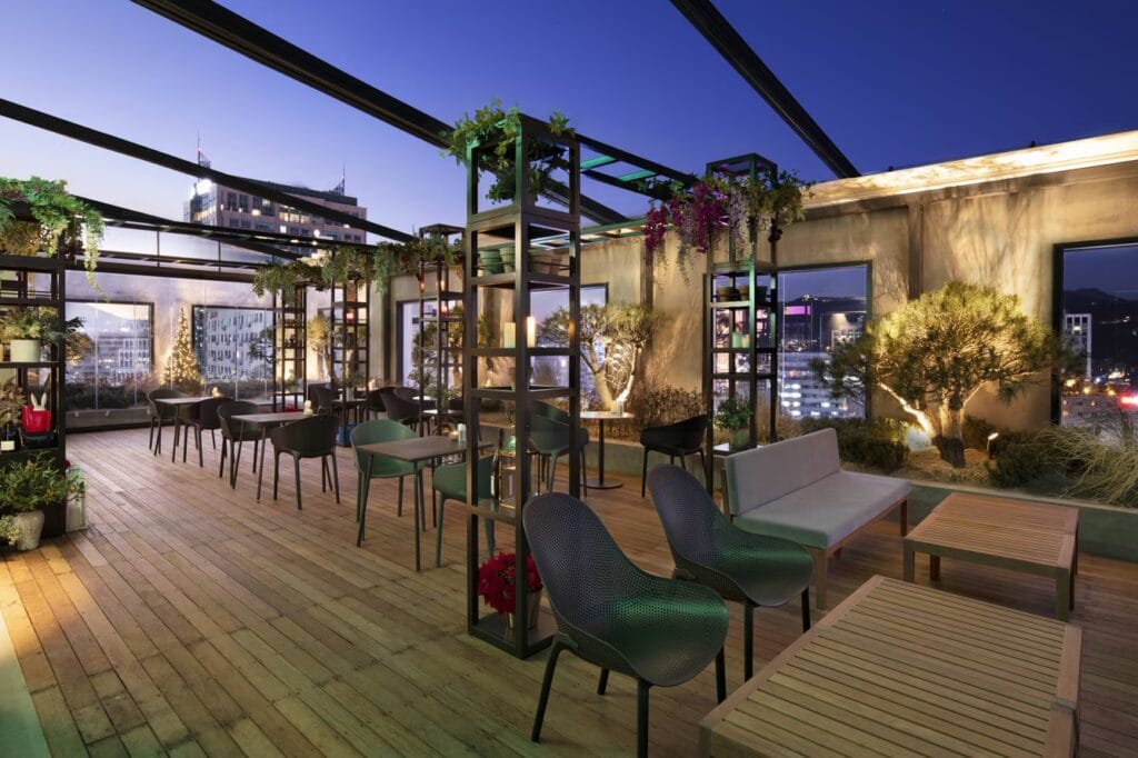 Moxy Seoul Insadong, rooftop bar
