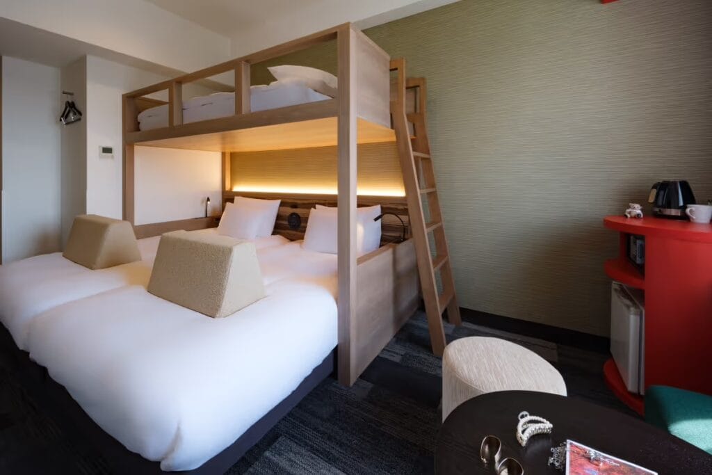 The B Asakusa, Familieværelse