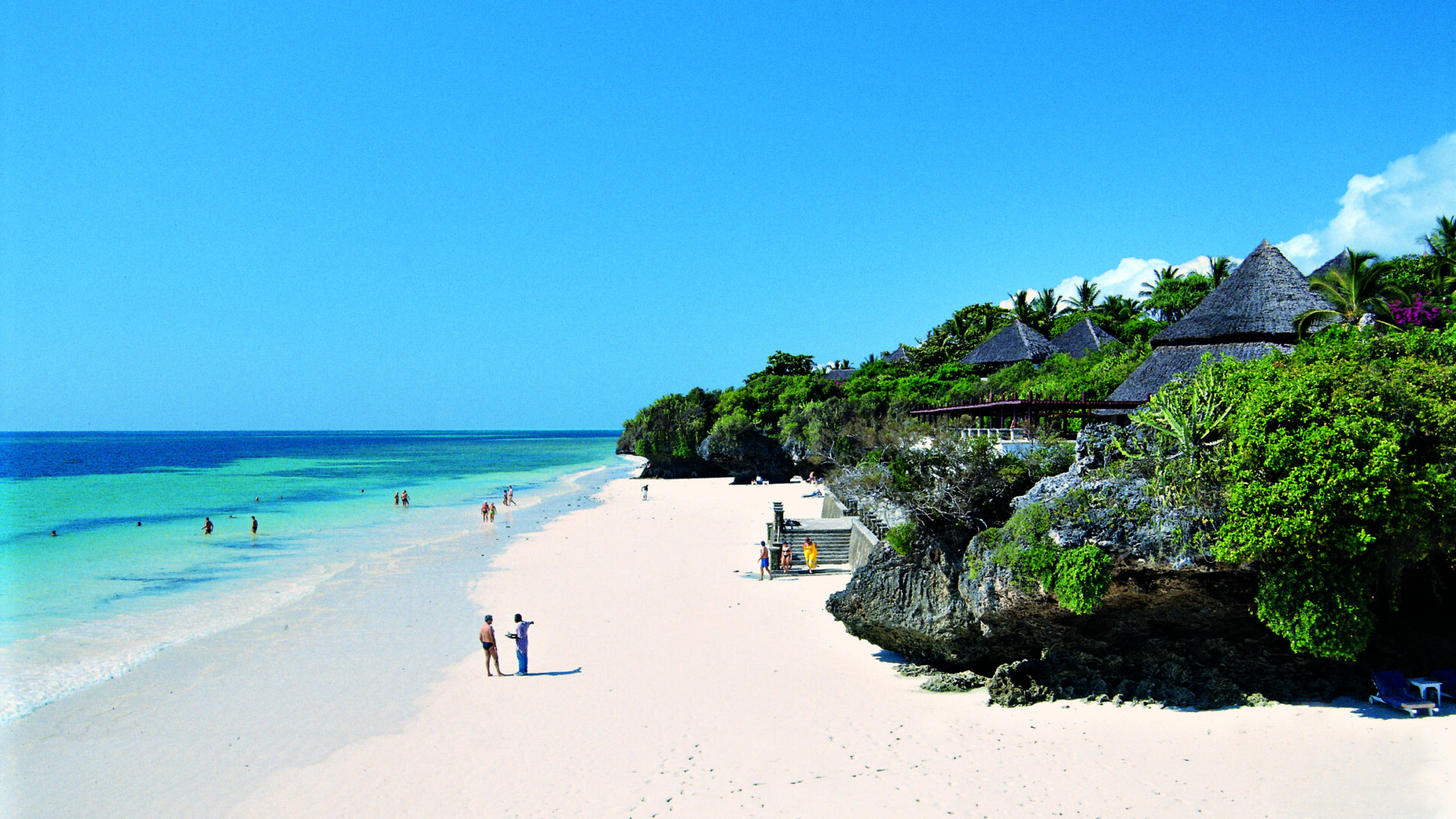 Den smukke strand ved Leopard Beach Resort på Kenyakysten