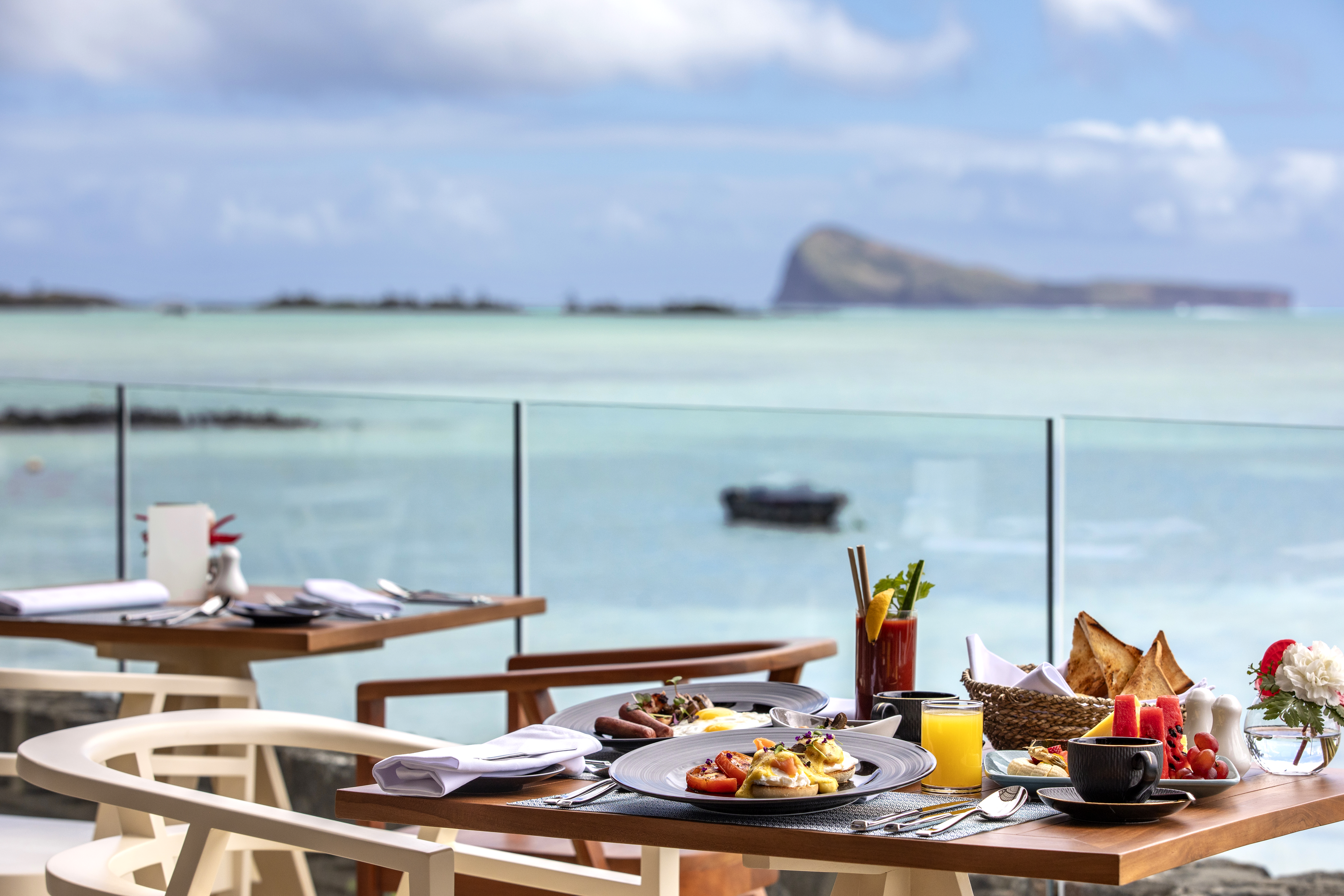 Sea Diamond Boutique Hotel restaurant og bar - lækker middag ved stranden