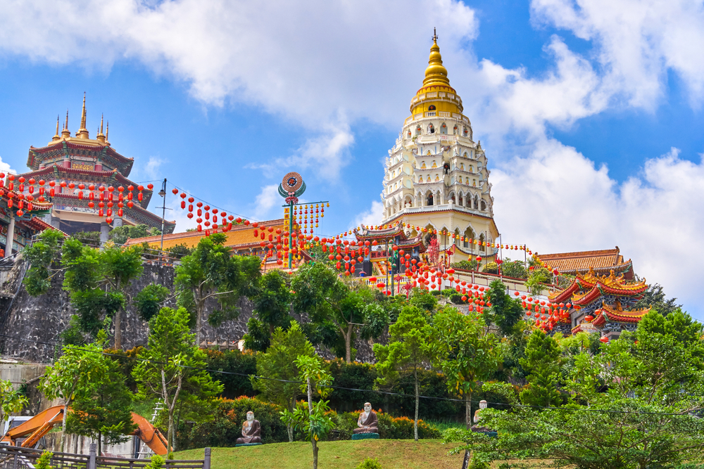 Kek Lok Si-templet i Georgetown på Penang Island, Malaysia, et af Sydøstasiens største buddhistiske templer med farverige pagoder og smukke detaljer