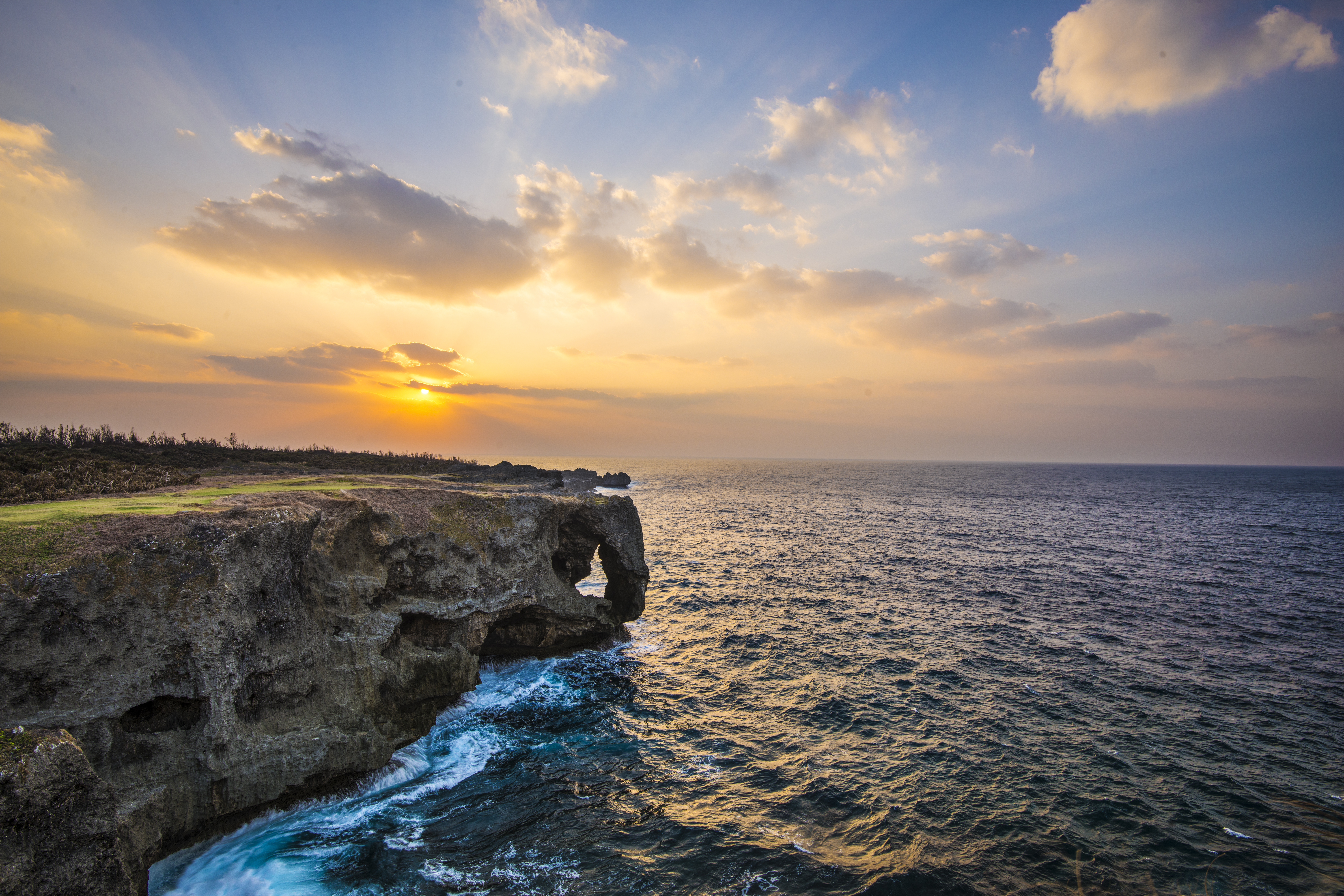 Manzamo-klippen i Okinawa, Japan.