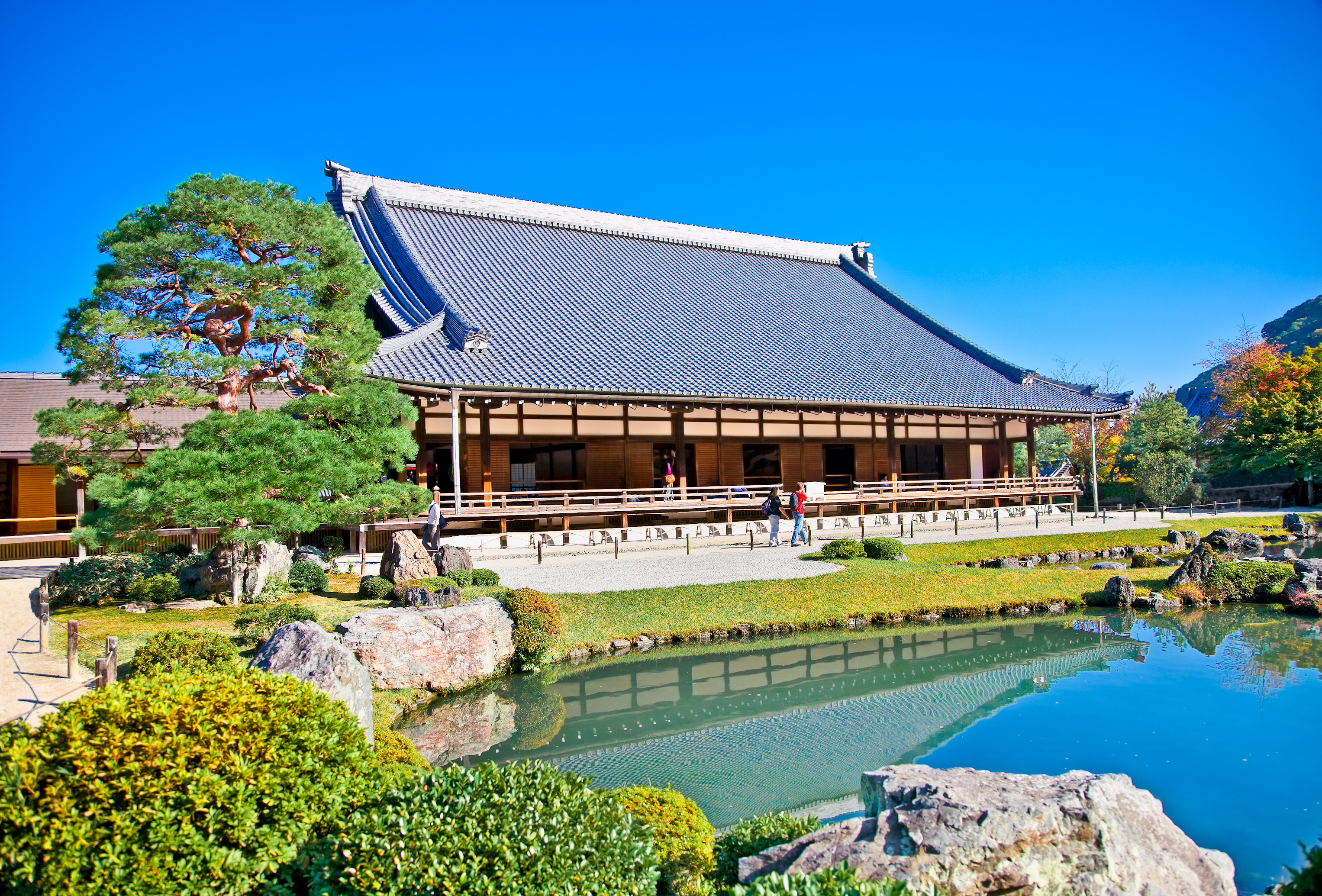 Tenryu-ji Temple med Sogenchi-haven og dam i Arashiyama, Kyoto.